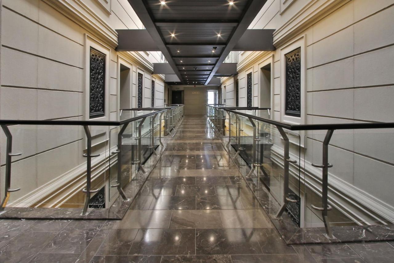 קייפטאון Cape Royale 1 Bedroom Luxury Apartments With Mountain View מראה חיצוני תמונה